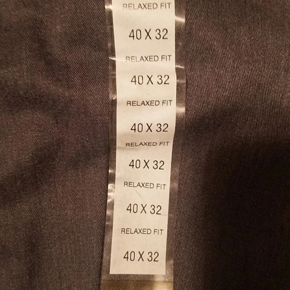 Croft & Barrow Pleated Relax Fit Flex Waistband Khakis - Picture 4 of 5